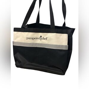 Pampered Chef Black and Cream Carryall
